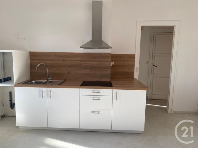 Appartement T3 à louer - 3 pièces - 70.1 m2 - CHATELLERAULT - 86 - POITOU-CHARENTES - Century 21 A.B.C.