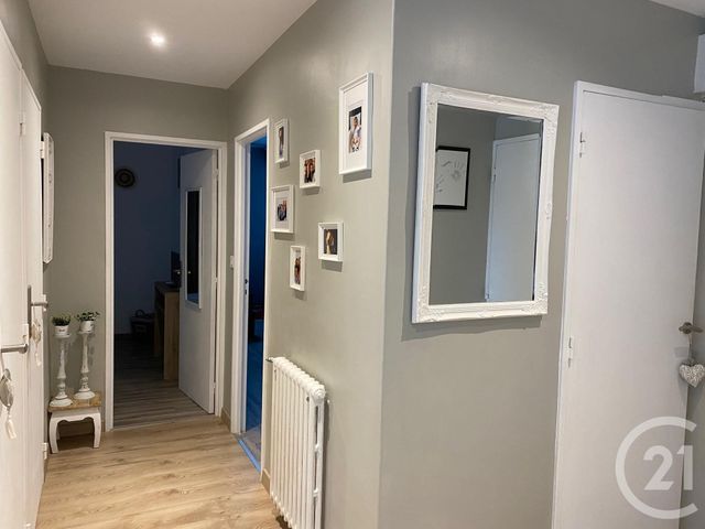 Appartement F4 à louer - 3 pièces - 72.33 m2 - CHATELLERAULT - 86 - POITOU-CHARENTES - Century 21 A.B.C.