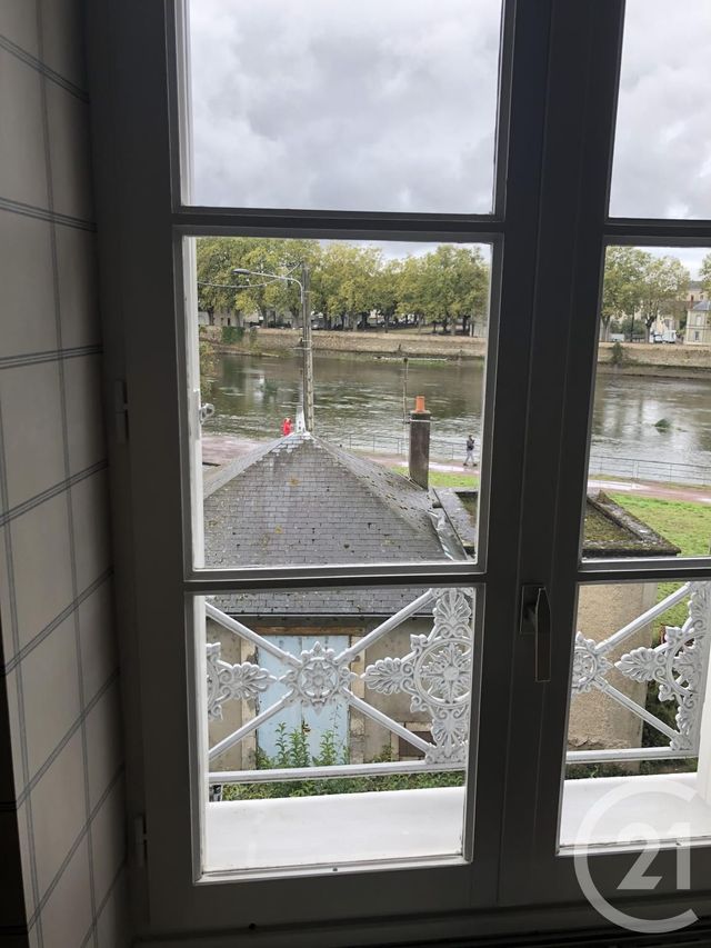 Afficher la photo en grand Appartement F3 à louer - 4 pièces - 87.0 m2 - CHATELLERAULT - 86 - POITOU-CHARENTES - Century 21 A.B.C.