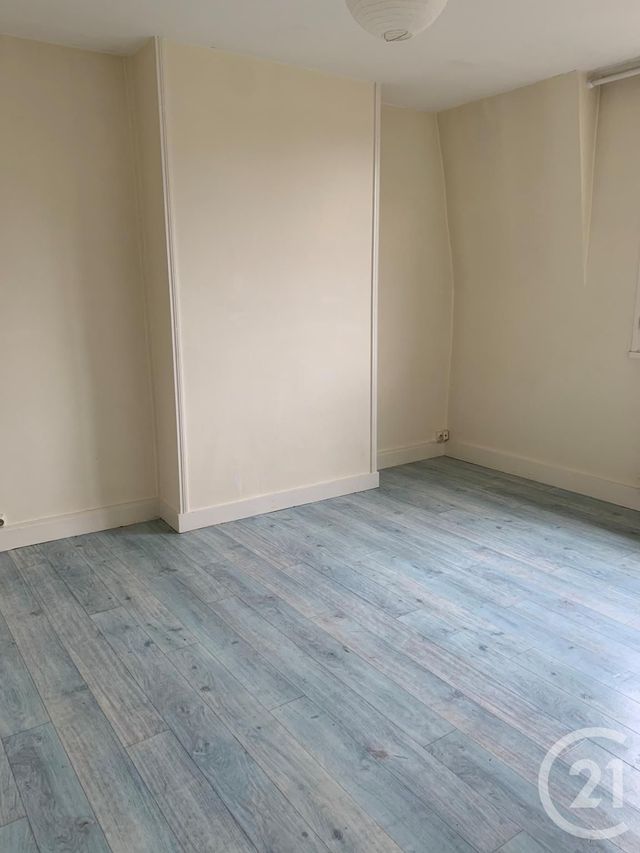 Afficher la photo en grand appartement à louer - 4 pièces - 70.0 m2 - CHATELLERAULT - 86 - POITOU-CHARENTES - Century 21 A.B.C.