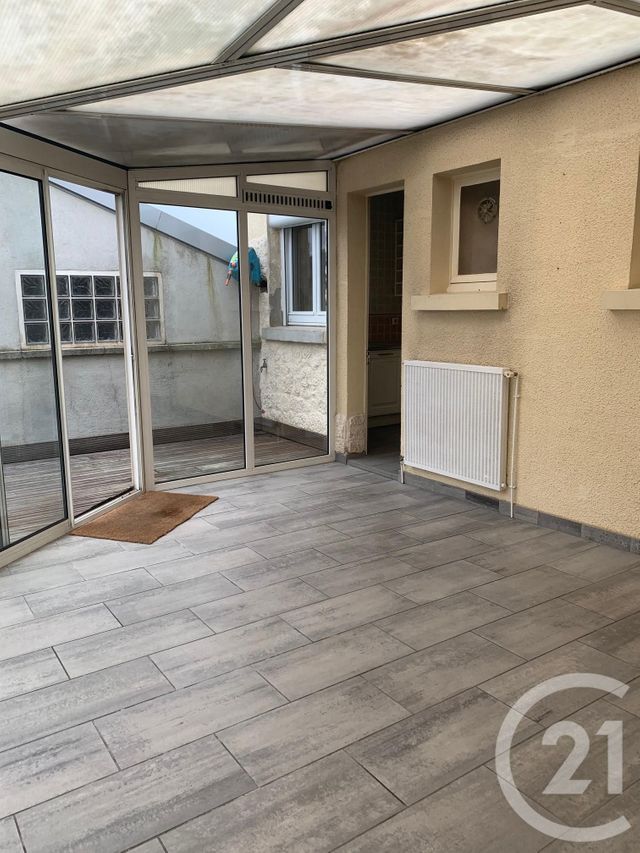 Afficher la photo en grand Appartement F4 à louer - 4 pièces - 101.0 m2 - CHATELLERAULT - 86 - POITOU-CHARENTES - Century 21 A.B.C.