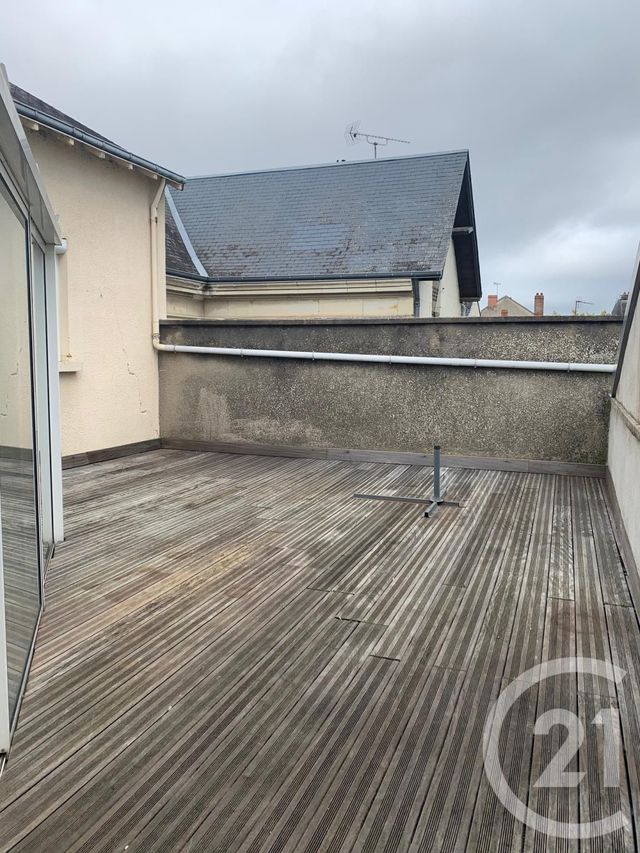 Afficher la photo en grand Appartement F4 à louer - 4 pièces - 101.0 m2 - CHATELLERAULT - 86 - POITOU-CHARENTES - Century 21 A.B.C.