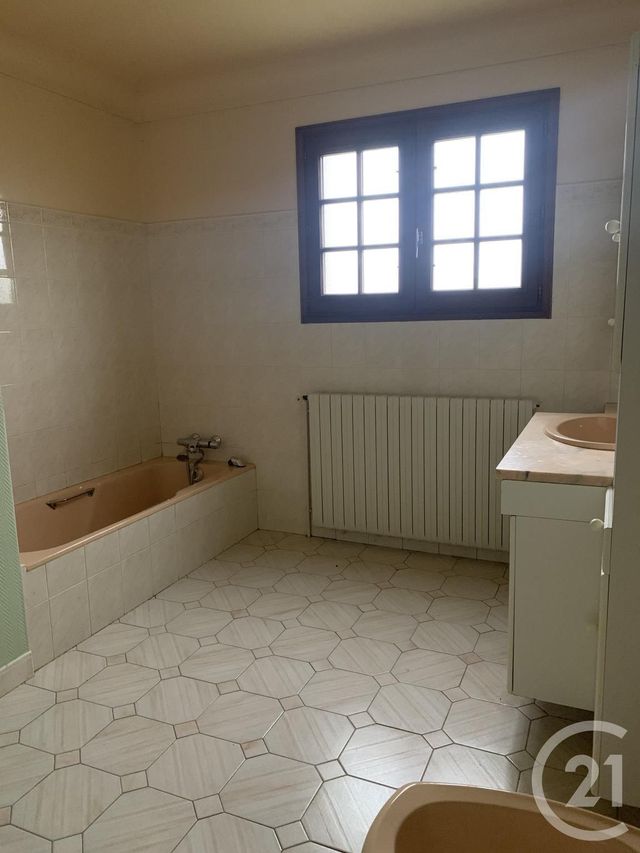 Afficher la photo en grand maison à vendre - 7 pièces - 263.0 m2 - USSEAU - 86 - POITOU-CHARENTES - Century 21 A.B.C.