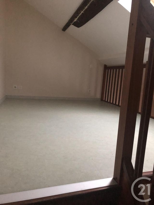 Afficher la photo en grand Appartement F1 à louer - 1 pièce - 55.7 m2 - CHATELLERAULT - 86 - POITOU-CHARENTES - Century 21 A.B.C.