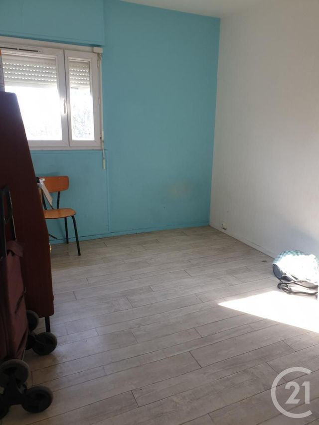Afficher la photo en grand Appartement F5 à vendre - 5 pièces - 80.04 m2 - CHATELLERAULT - 86 - POITOU-CHARENTES - Century 21 A.B.C.