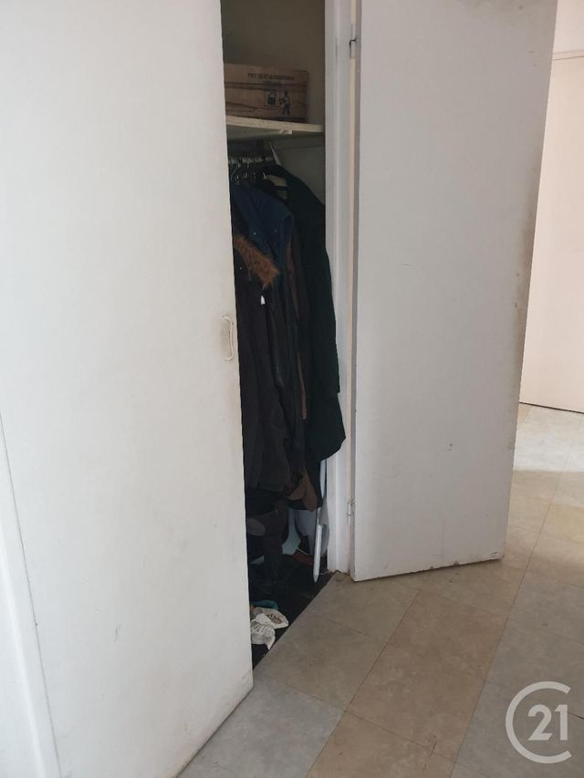 Afficher la photo en grand Appartement F5 à vendre - 5 pièces - 80.04 m2 - CHATELLERAULT - 86 - POITOU-CHARENTES - Century 21 A.B.C.