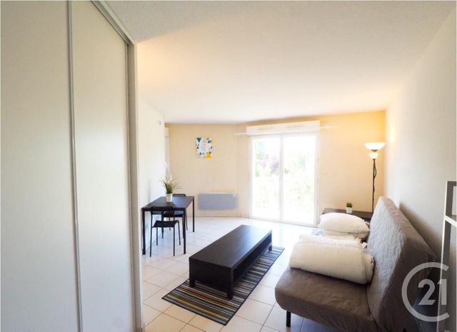 Appartement F1 à louer - 1 pièce - 28.49 m2 - CHATELLERAULT - 86 - POITOU-CHARENTES - Century 21 A.B.C. Appartement F1 à louer - 1 pièce - 28.49 m2 - CHATELLERAULT - 86 - POITOU-CHARENTES - Century 21 A.B.C.