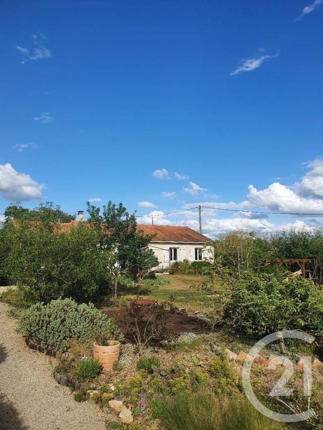 maison à vendre - 5 pièces - 115.48 m2 - ST GENEST D AMBIERE - 86 - POITOU-CHARENTES - Century 21 A.B.C. maison à vendre - 5 pièces - 115.48 m2 - ST GENEST D AMBIERE - 86 - POITOU-CHARENTES - Century 21 A.B.C.