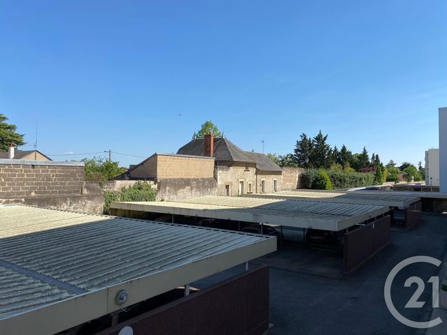 Appartement T4 à vendre - 4 pièces - 76.17 m2 - CHATELLERAULT - 86 - POITOU-CHARENTES - Century 21 A.B.C. Appartement T4 à vendre - 4 pièces - 76.17 m2 - CHATELLERAULT - 86 - POITOU-CHARENTES - Century 21 A.B.C.