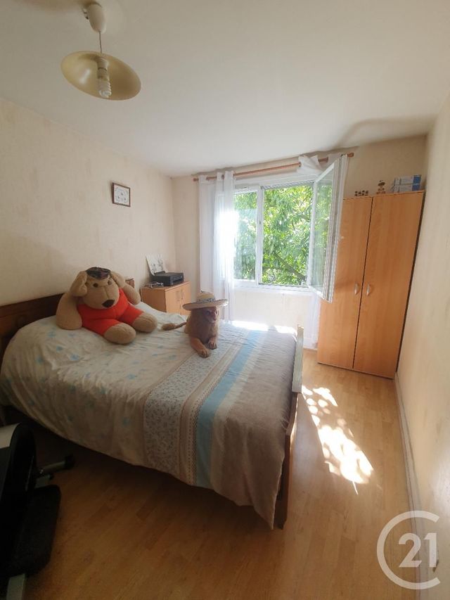 Appartement F3 à vendre - 3 pièces - 72.09 m2 - CHATELLERAULT - 86 - POITOU-CHARENTES - Century 21 A.B.C. Appartement F3 à vendre - 3 pièces - 72.09 m2 - CHATELLERAULT - 86 - POITOU-CHARENTES - Century 21 A.B.C.