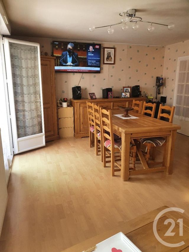 Appartement F3 à vendre - 3 pièces - 72.09 m2 - CHATELLERAULT - 86 - POITOU-CHARENTES - Century 21 A.B.C. Appartement F3 à vendre - 3 pièces - 72.09 m2 - CHATELLERAULT - 86 - POITOU-CHARENTES - Century 21 A.B.C.