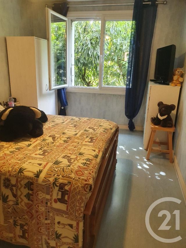 Appartement F3 à vendre - 3 pièces - 72.09 m2 - CHATELLERAULT - 86 - POITOU-CHARENTES - Century 21 A.B.C. Appartement F3 à vendre - 3 pièces - 72.09 m2 - CHATELLERAULT - 86 - POITOU-CHARENTES - Century 21 A.B.C.