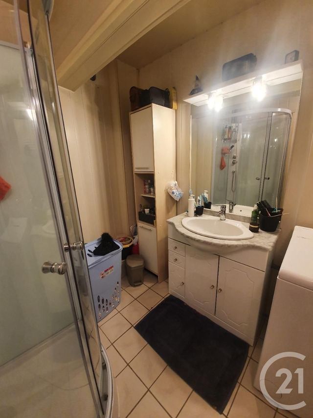 Appartement F3 à vendre - 3 pièces - 72.09 m2 - CHATELLERAULT - 86 - POITOU-CHARENTES - Century 21 A.B.C. Appartement F3 à vendre - 3 pièces - 72.09 m2 - CHATELLERAULT - 86 - POITOU-CHARENTES - Century 21 A.B.C.