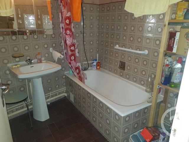 Afficher la photo en grand Appartement F3 à vendre - 4 pièces - 74.7 m2 - CHATELLERAULT - 86 - POITOU-CHARENTES - Century 21 A.B.C.