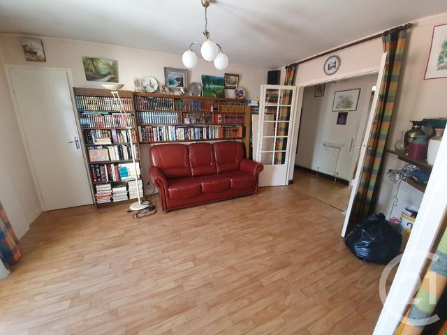 Afficher la photo en grand Appartement F3 à vendre - 4 pièces - 74.7 m2 - CHATELLERAULT - 86 - POITOU-CHARENTES - Century 21 A.B.C.