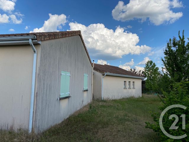 maison à vendre - 5 pièces - 105.93 m2 - SCORBE CLAIRVAUX - 86 - POITOU-CHARENTES - Century 21 A.B.C. maison à vendre - 5 pièces - 105.93 m2 - SCORBE CLAIRVAUX - 86 - POITOU-CHARENTES - Century 21 A.B.C.