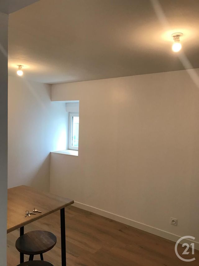 Afficher la photo en grand Appartement F2 à louer - 2 pièces - 23.0 m2 - CHATELLERAULT - 86 - POITOU-CHARENTES - Century 21 A.B.C.