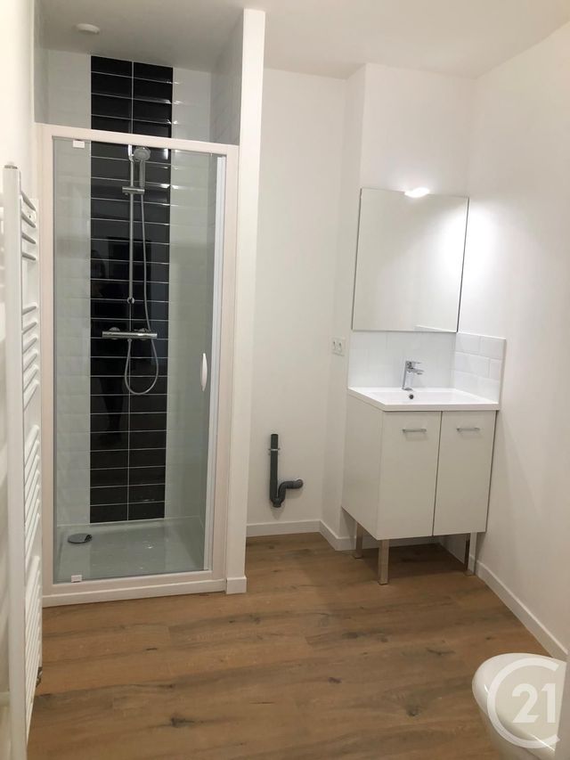 Afficher la photo en grand Appartement F2 à louer - 2 pièces - 30.0 m2 - CHATELLERAULT - 86 - POITOU-CHARENTES - Century 21 A.B.C.
