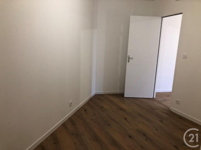 Afficher la photo en grand Appartement F2 à louer - 2 pièces - 30.0 m2 - CHATELLERAULT - 86 - POITOU-CHARENTES - Century 21 A.B.C.