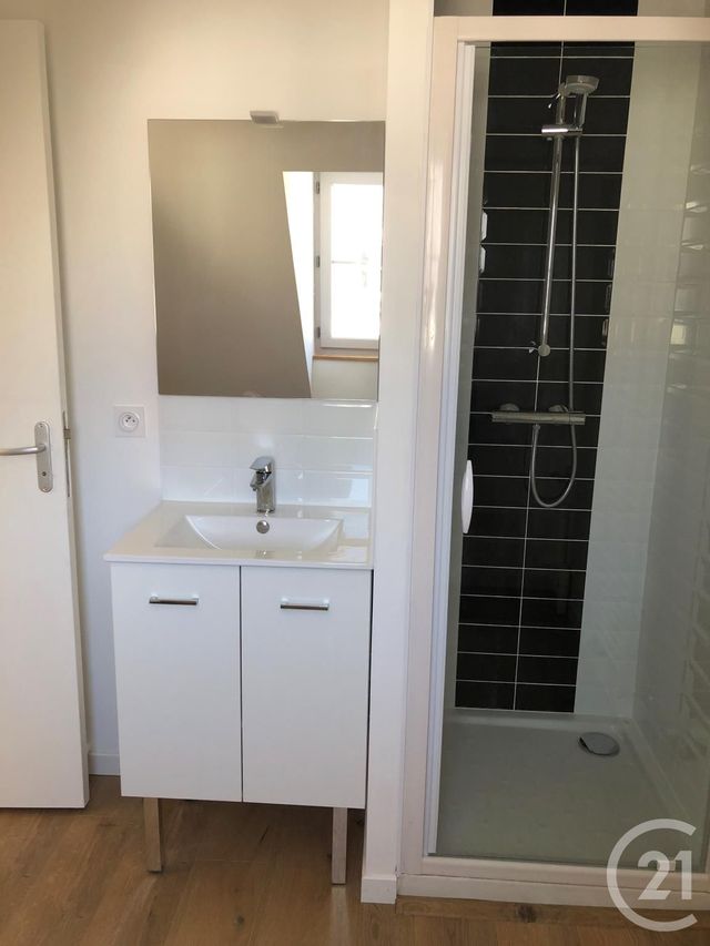Afficher la photo en grand Appartement F2 à louer - 2 pièces - 24.5 m2 - CHATELLERAULT - 86 - POITOU-CHARENTES - Century 21 A.B.C.