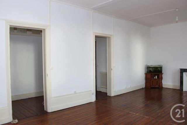Afficher la photo en grand Appartement F3 à louer - 4 pièces - 95.0 m2 - CHATELLERAULT - 86 - POITOU-CHARENTES - Century 21 A.B.C.