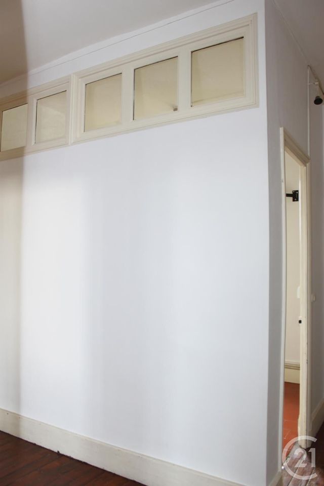 Afficher la photo en grand Appartement F3 à louer - 4 pièces - 95.0 m2 - CHATELLERAULT - 86 - POITOU-CHARENTES - Century 21 A.B.C.