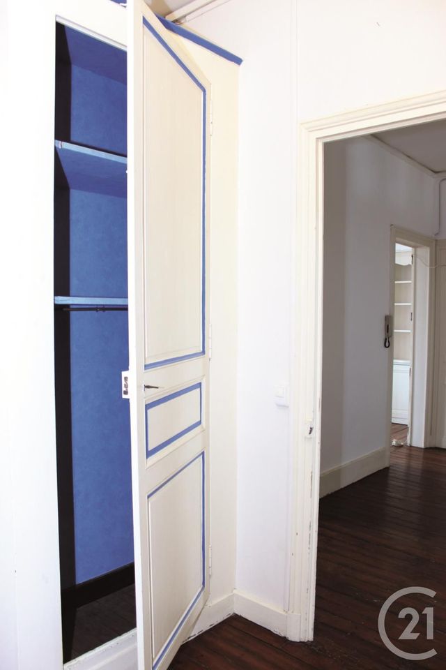 Afficher la photo en grand Appartement F3 à louer - 4 pièces - 95.0 m2 - CHATELLERAULT - 86 - POITOU-CHARENTES - Century 21 A.B.C.