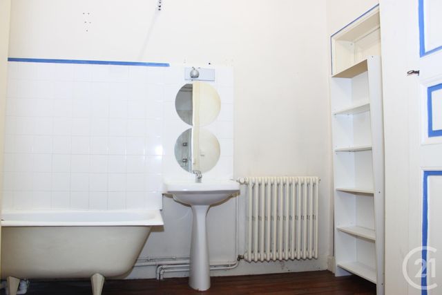 Afficher la photo en grand Appartement F3 à louer - 4 pièces - 95.0 m2 - CHATELLERAULT - 86 - POITOU-CHARENTES - Century 21 A.B.C.