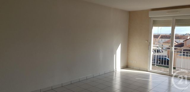 Afficher la photo en grand appartement à louer - 2 pièces - 48.0 m2 - CHATELLERAULT - 86 - POITOU-CHARENTES - Century 21 A.B.C.